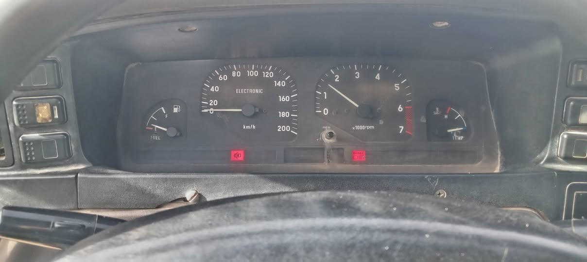 سلام وعليكم
برنس بروك هام ١٩٩٤
سياره بلاديه كير خير من الله ومكينه تنقص
صدر جديد كامل قبل ٢٠ يوم شاده
كهربائيات كله شغاله
رقم أنبار دولي هزه جديده بسمي سنويه لل٣٠
السعر ٢٥ وبيه مجال *********** 
 مكان السياره بغداد
