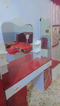 خشب لبيع هو كنتور كامل عزه ترتيب 150وبيه مجال بصيط وحاب ينتصل 07801208...