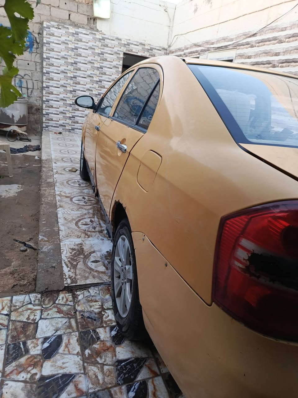 سلام عليكم ليڨان 620 بأسمي هيئا وغرامات اني مسؤول عنها سعر 25وبيها مجال تبريد عوزه كلج كبريسر مكاني ديوانيه رقم ***********
