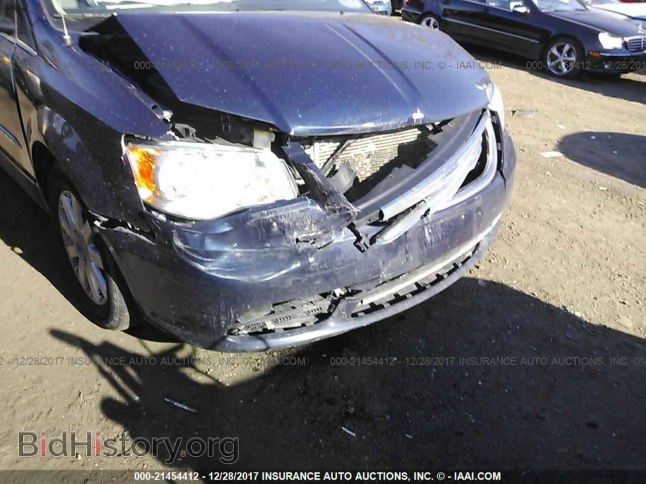 السلام عليكم
كرايسلر تاون اند كانتري 2016 

محرك3600VVT
غير مفتوح عل بلادي 
گير مفتوح 
ماشيه 404 الف كيلو 
تخم تايرات جديد 
هزه جديده 
رقم  بغداد انكليزي 
ابواب كهرباء 
حساسات خلفيه

السعر 160 وبي مجال
للاستفسار ***********
مكاني بغداد الرصافه
