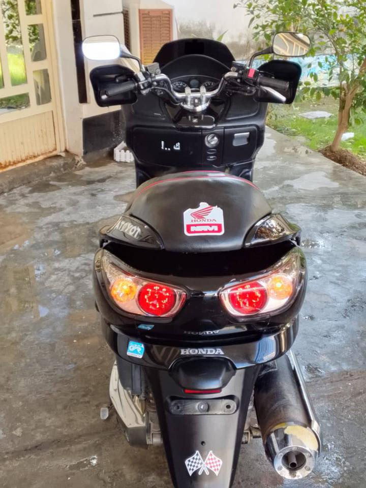 اريد مراوس ب كير 2025 / فورزه 0/9 كرستال بصمتين سوية طوارئ تدفؤه يدات كير شغال دايت اصفر وأيض زنون اصلي نضافهالكفرات %90 بيها شخوط بسيطات بانزين محسن دهن MOTUL حماوه نص ثابته الدراجه خير من الله كهربائيات كلها شغاله مابيه أي نقص السعر خاص  واتساب فقط ***********. الدراجه مكفوله من كلشي
