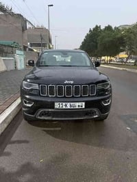 جيب لمتد 2017 خليجي  فول موصفات  لون اسود  ماشيه 95 الف كيلو  بيه جامل...