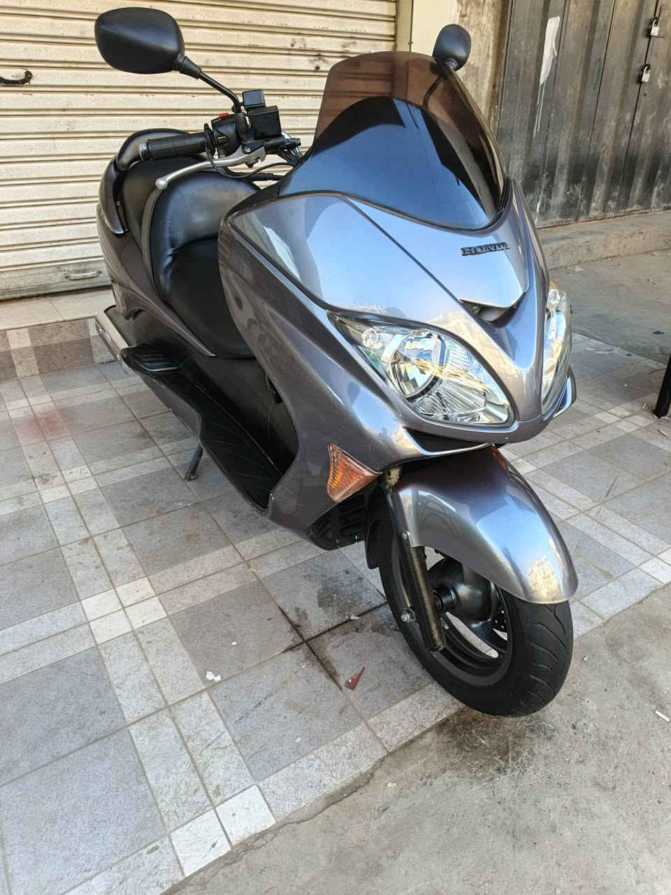 يا الله سلام عليكم
فورزه 0/8 MF 
6 كير 3 تحويلات
يدات هيتر لون فيلي
بصمتين + سويج طوارئ
دراجه ماشيه 30 الف 
دراجه كفاله عامه
وبل عافيه عل ياخذهه
يوجد توصيل لجميع المحافظات 
سعر خاص او تتصل 
***********
