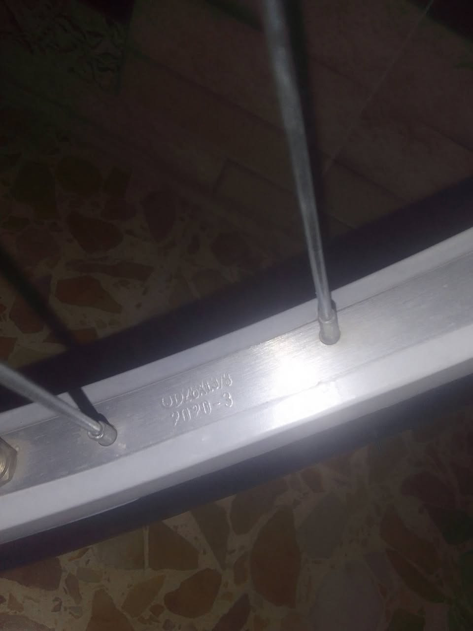 السلام عليكم .بايسكل جديد طك موديل 2020.اصلي مالت شحن . رقم المبايل ***********...السعر 115وابي مجال.العنوان.. موصل حي القاهره حجم 26
