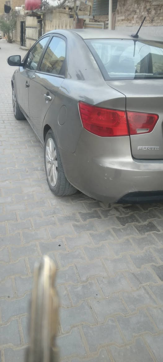 السلام عليكم
للبيع فورتي موديل 2010  
وارد امريكي محرك ٢٠٠٠
بدون صبغ فقط بارد قليل تبديل الباب والجاملغ الايسر فقط السعر   ٨٠ ورقة 
بي مجال بسيط للشراي 
***********
*********** واتساب
