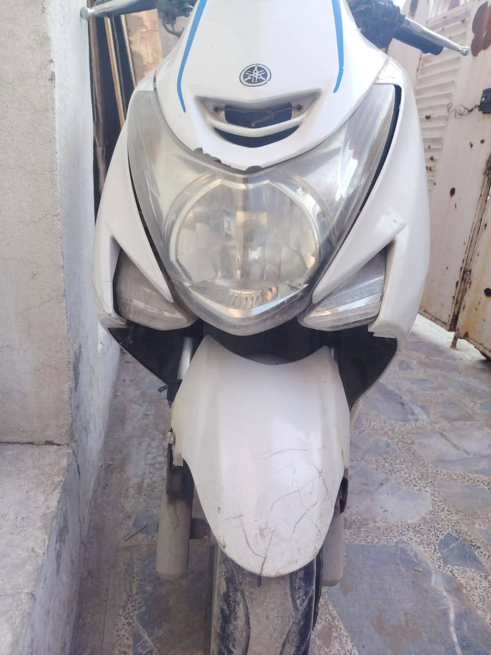 دراجه للبيع بسعر مناسب بيه عطل بسيط مكاني الكريعات ***********
