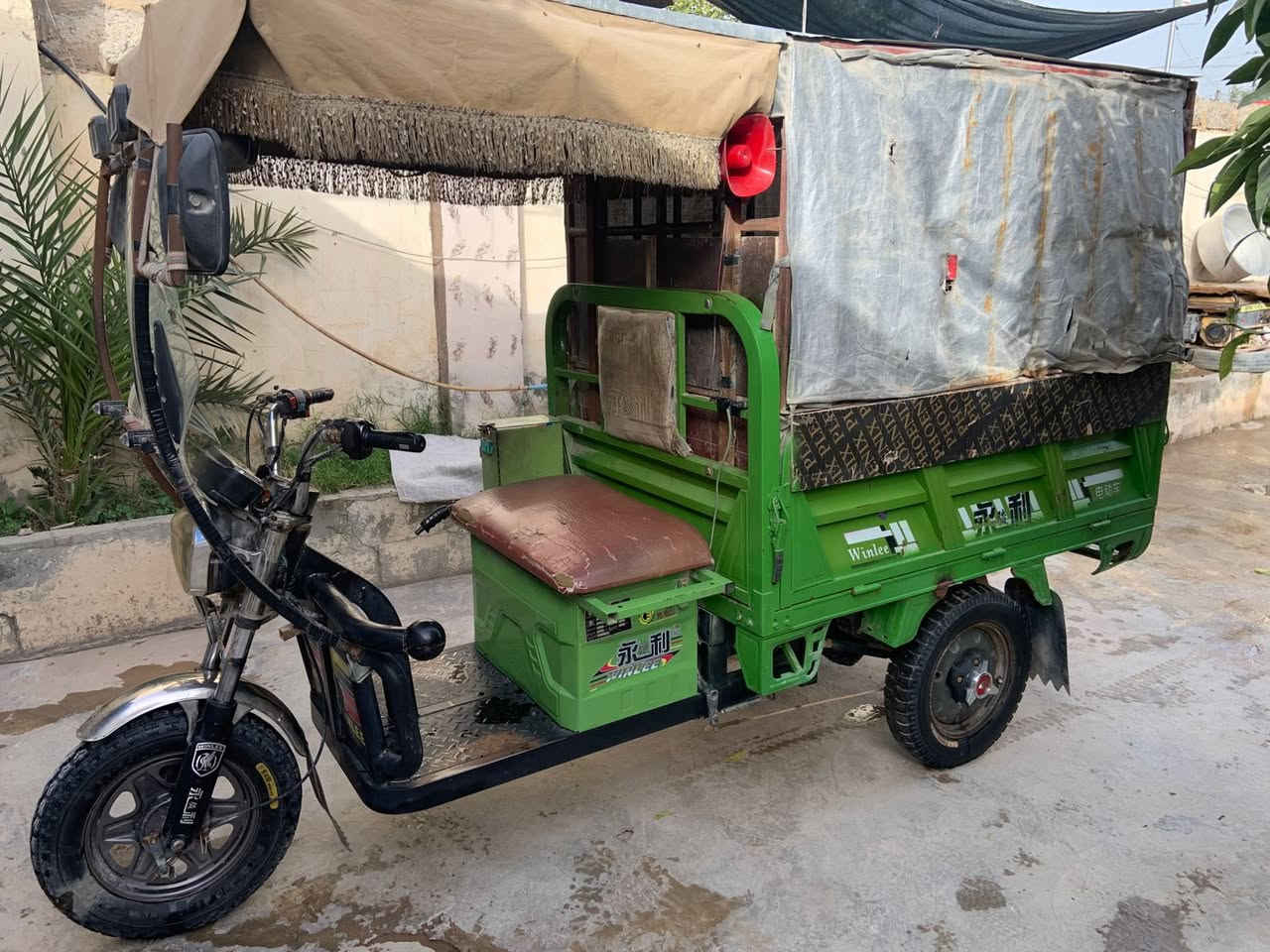 سلام عليكم ستوتة شحن للبيع بطارياتها جدد كهربائيات كلها شغالة
والستوتة نضيفة شوفة العين 
مكاني سامراء 
للأستفسار الأتصال ***********
