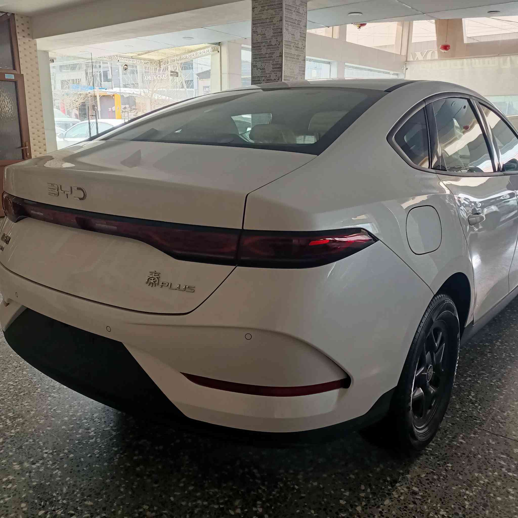 السلام عليكم ورحمه الله 
بي واي دي،،،بلس 2025
, فول مواصفات لكن بدون فتحه سقف 
مواصفات السياره معروفه 
شاشات ديجيت 
رادار امامي رادار جانبي 
توقف الذاتي 
داخل بيج مخملي 
تحكمات ستير 
وباقي المواصفات معروفه عن البي واي 
🍂🍂🍂🍂🍂🍂
ملاحظه 
تجهيز السياره بنظام التقسيط للموظفين من الموصل مقدمه 65 اووو 70 وبالشهر 300 دولار والباقي حسب الاتفاق 
تسديد يدوي تسليم فوري بدون كفيل بدون حجز ماستر كارد بدون تعامل بالبنك 
الاستفسار اتصال هاتفي مباشر 
***********
***********
خابر وتؤمر📱
