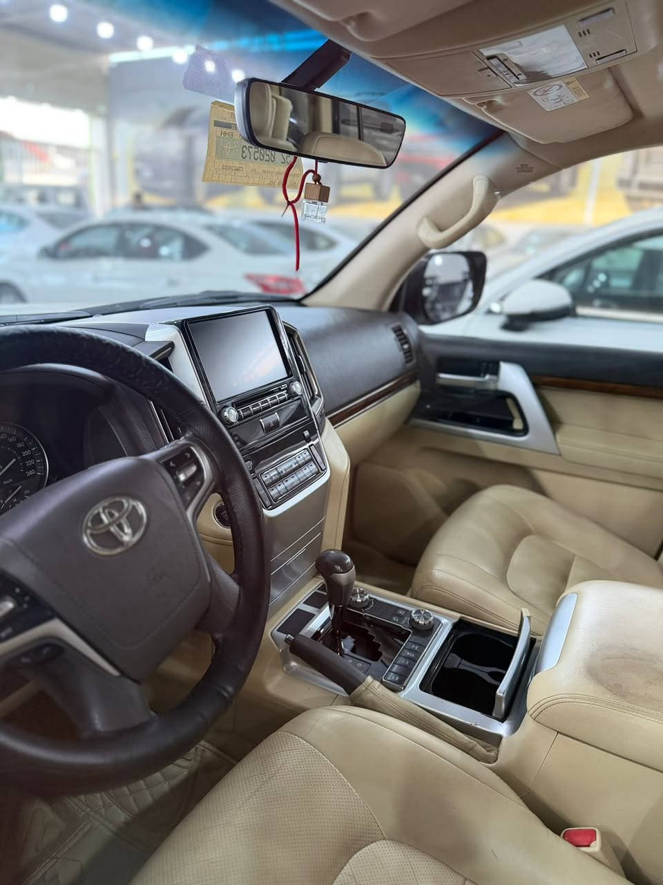 السلام عليكم
لاند كروز 2016للبيع
VXR V8 5.7
***********
***********
