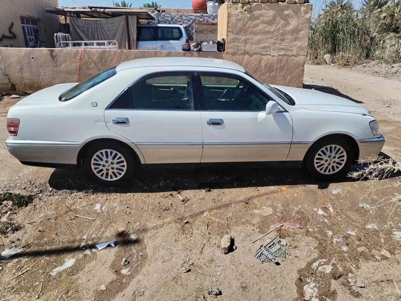 السلام عليكم ملكه للبيع  موديل 2002 اثلث دكم  او برده خلفيه دبل شاشه  ماكينه بي فور كبير كفاله كير او مكينه تبريد ثلج تخم تاير جديد السعر 31 مكاني الشطره هاذه الرقم ***********
