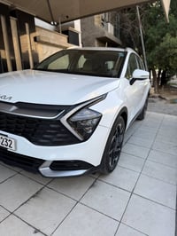 كيا سبورتج موديل 22 خليجي مري شفط  تبريد قطعتين  نص فول  ماشيه 35 الف ...