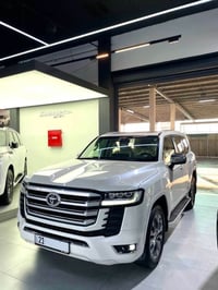 لاندكروز VX • ٢٠٢٢ • ٣٩٠٠٠ كم