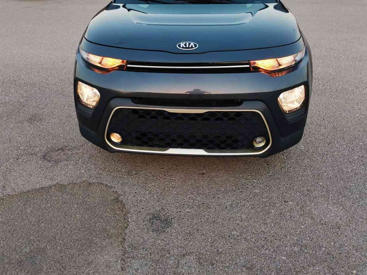 السلام عليكم
كيا صول موديل 2021

سيارة حلوه حادثها خفيف موضح بصور ومرفق معاه سونار 

ماشيه 82Km قابل للزيادة 

محرك 2000 دوش 

نظامين سياقة عادي وسبورت

داخل لونين

مسجل شاشة

مانع انزلاق 

اطفاء ذاتي عند التوقف ( اقتصادي)

رقمها بغداد 

سعرها 150$ وبيها مجال

الاستفسار رقم الهاتف ***********
