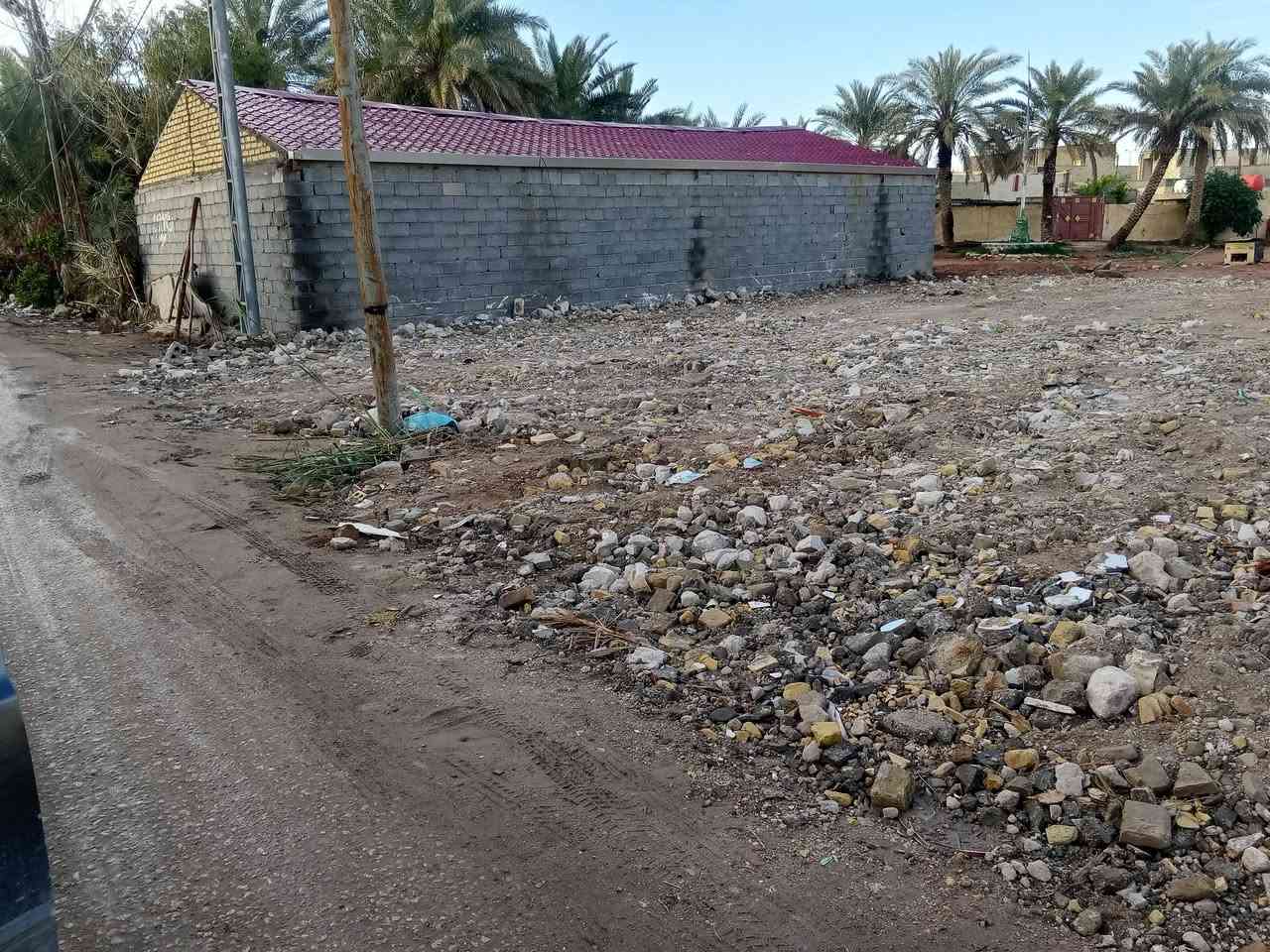 #قطعه_ارض_للبيع مساحه 250 م  سند 25
شارع تبليط ٱناره مقرنص 
تبعد عن شارع 100 م 
كاع رياح الشكري 
***********
