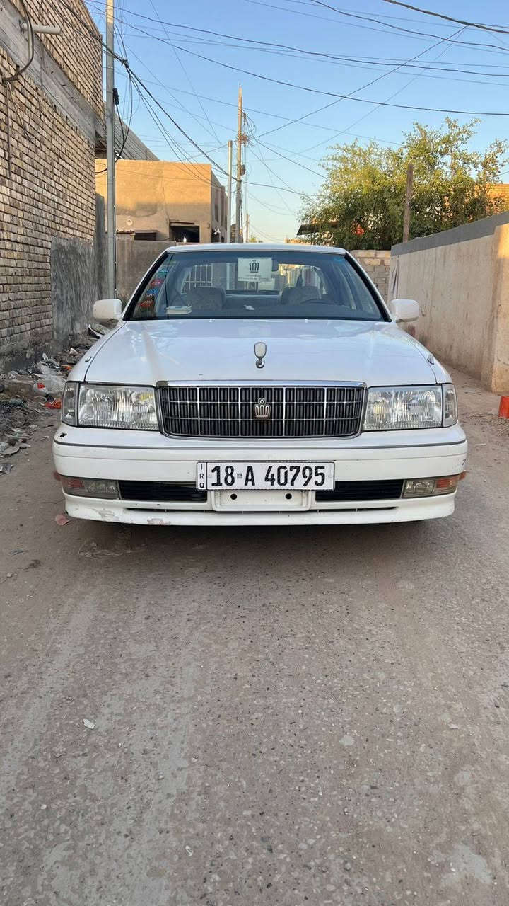 السلام عليكم راس الثور موديل ٩٦ السيارة رقم بابل دولي تحويل ثاني يوم السيارة مكينه كير حداديه تخم تاير تبريد شغال ثلج سنويه جديده كهربائياته كلها شغاله السيارة مكفوله من الكص ولنقل جثه ولكلب ولضربه القويه بيه طخه بجملغ الأمامي بلغد بي تصليح والباقي مكفول بيها صبغات السيارة السعر ٨٨ وبيها مجال مكاني بابل ***********

