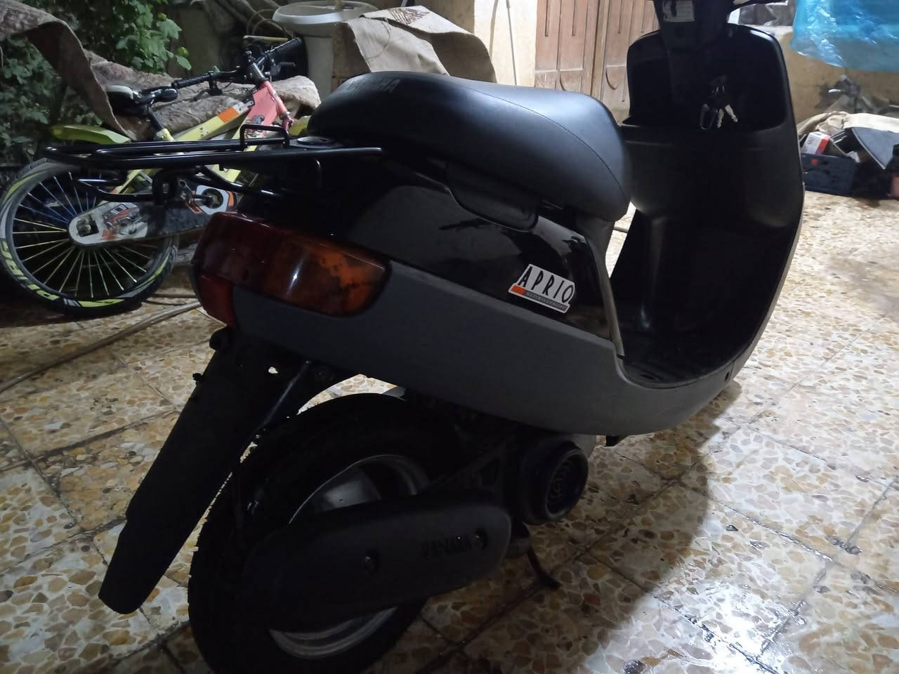 بطه موديل ٢٠٠٠ اخت الحاويه الدراجه كامله ما ناقصها برغي الدراجه خير من الله النظافه مثل الصوره السعر على الخاص  مكاني كربلاء الحر للاستفسار اتصل ***********
