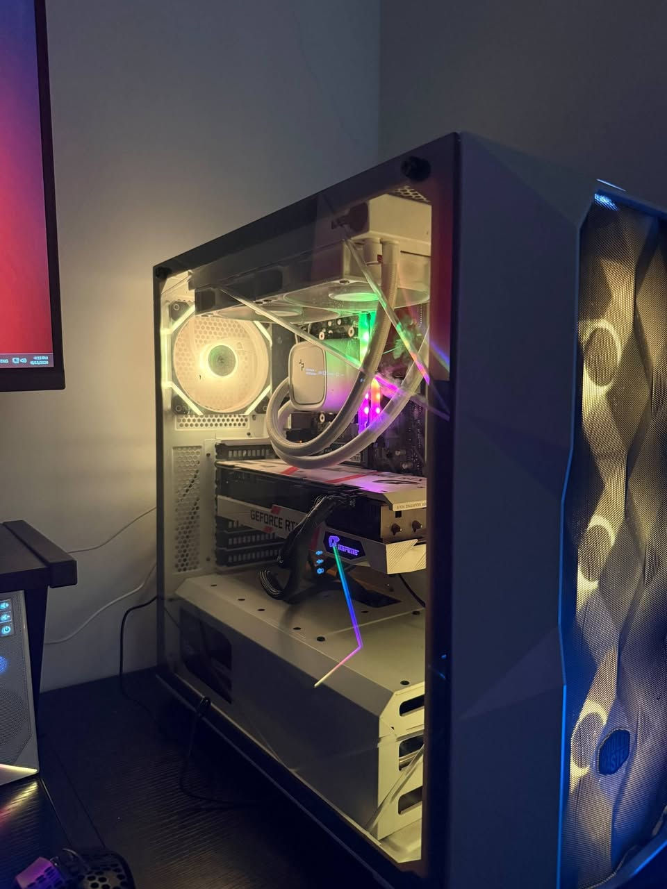 كيس + شاشة 2k
1400 (مليون و 400) قفل 

مواصفات الكيس  ( كلش نظيفة )

GPU: Colorful iGame RTX 3070 Ti Ultra White OC

CPU: RYZEN 5 5600X

COOL: DEEPCOOL LE520 ARGB  

M.B: GIGABYTE B450 DS3H

RAM: 16GB (2*8) 3200Hz

M.2 NVME: 256GB

SSD: KINGSPEC 128GB

HDD: 1TB WD

PUS: EVGA 750W BRONZE FULLY MODULAR

CASE: COOLER MASTER TD500 MESH WHITE

مواصفات الشاشة

الشركة mass

الدقة 2k

الحجم 27 

التردد 240 هرتز

الاستجابة 1 ms
ips


**إذا كنت صاحب هذا الإعلان وتريد حذفه لأي سبب، رجاءا أرسل رسالة إلى الدعم الفني**