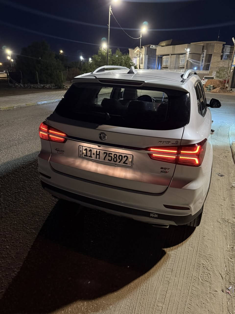 سلام عليكم للبيع ام جيRX5
***********
2000تيربو 
موديل 2020
كفاله عامه عده دحجه صغيره بلبنيد  
رقم بغداد بسمي مداور ثاني يوم 
ماشيه (98000)
مواصفاته 
١.تحكم ستيرن جهتين
٢.شاشه 
٣.تبريد قطعتين 
٤.مثبت سرعه 
٥.نزول منحدرات 
٦.سايد بريك بصمه 
٧.وضعيات قياده سبورت ايكو 
٧.بصمه 
٩.بصمه ابواب 
١٠.كامره خلفيه حساسات
١١.اوتو هولد 
١٢.مانع نزلاق 
١٣ تحكم عدسات 
١٤ تحكم مري 
تخم تاير جديد  
جديده معايزه شي
