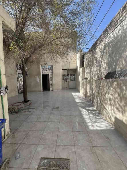 يت البيع قاطين منطقه دور الدواجن مقابل السيطرة البحريه
نوع العقار  طابو صرف 
مساحه البيت220

يحتوي الطابق الاول 
ديوان ٩في ٤
غرفه نوم ٤ في ٤ 
غرفه ثانيه ٤في ٤ 
غرفه ثالثه ٤ في ٣ 
مطبخ ٤في ٥ 
صحيات ٣ حمامات 
طابق ثاني يحتوي على 
غرف منام ٢ 
وحد ٨ في ٤ نظام سويد 
وثانيه ٦ في ٤ 
جميع الخدمات متوفر مجمع طبي مدراس 
والمنطقه ظمن مشروع  شركه نرجس هاي سنه تدخل  
السعر ١٨٥ بي مجال
***********
