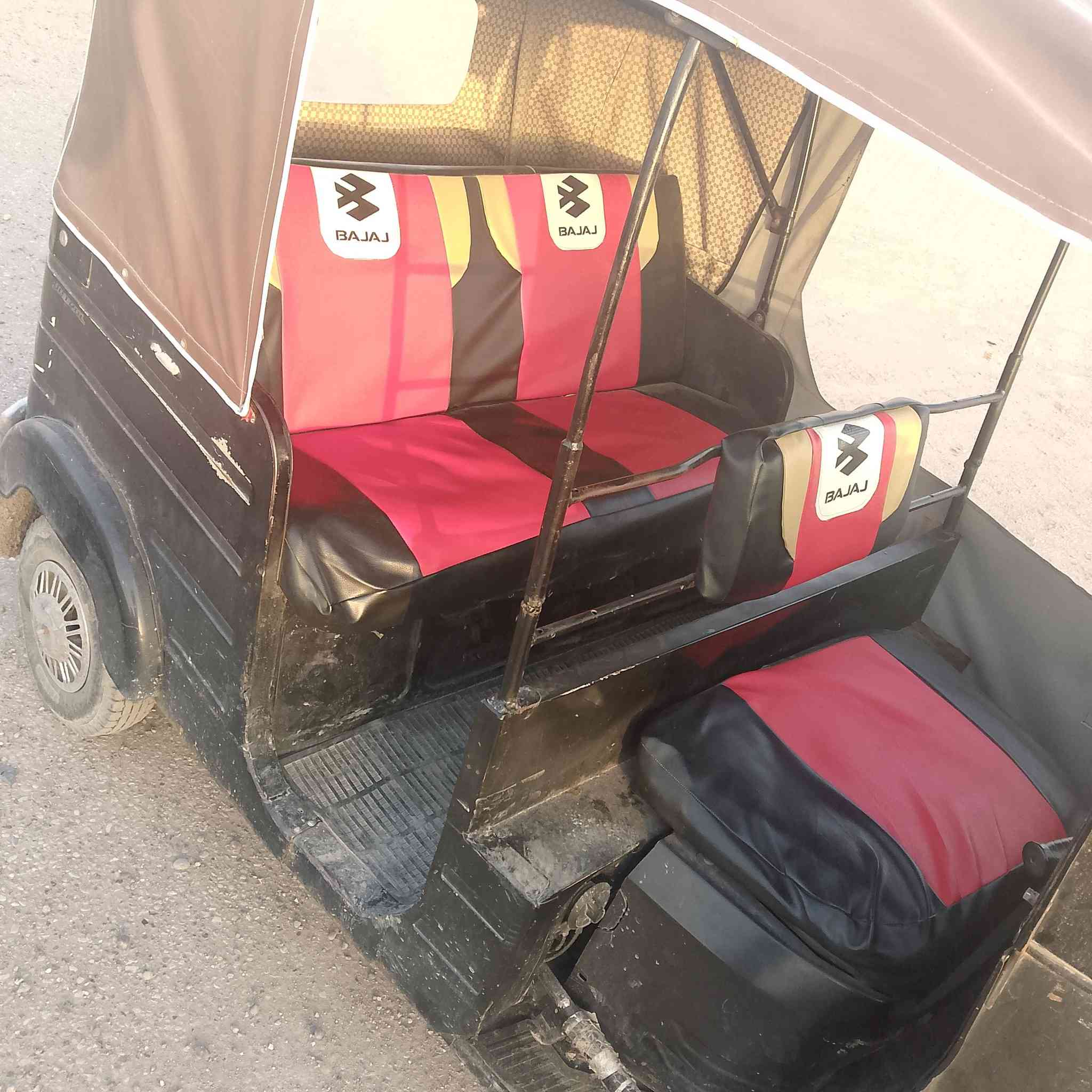 سلام عليكم تكتك موديل 17شهر 12 تكتك خير من الله جاهزه من كلشي وراق سحب اكفلها من سرقه سعرها قفل بدون عمله مليونين وستميه البكان بغداد مدينه الصدر الحميديه رقم الهاتف ***********
