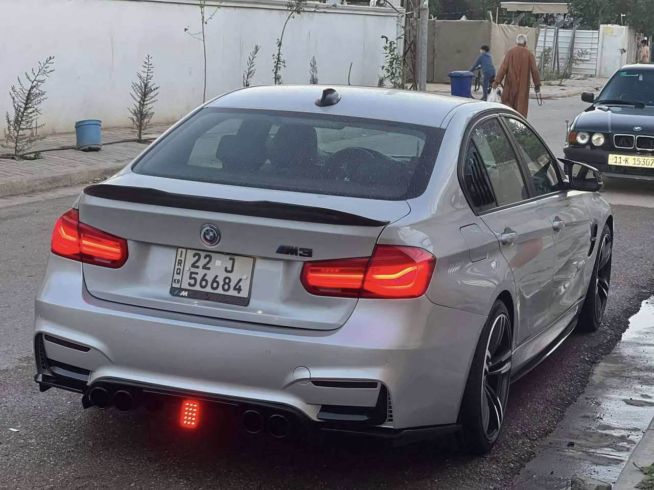 سلام عليكم شباب BMW F30 موديل 2018 فول مواصفات عليه اضافات كلش هواي سيارة جديدة ماشية 106 كم  عليه انتك وداون بايب وبدي كت m3 تخم ويل m3 اصلي فجوج دركة m السيارة جاهزة للاخير صفر مسج صندوق كهرباء بالرجل يفتح بيه تراي كلش حلو محدثه جاملغين وبنيد m3 حادثه شوية بنيد وشوية جاملغ الدواخل شرط دواخل ماكو ايرباك ماكو رقم اربيل باسمي تحويل شوكت ما تحب هزة ورقم جديد عندك مراوس ماكو مشكلة الماني بس
السعر ١٩٥ ورقة مجاله بسيط مكاني بغداد *********** 
حبايب كلشي اكو بالسوك واشكال اسعار النظافة والجاهزية تحكم ماعندك تعال اخذه بلاش وصلو على محمد وال محمد

(مكلف بالنشر)
