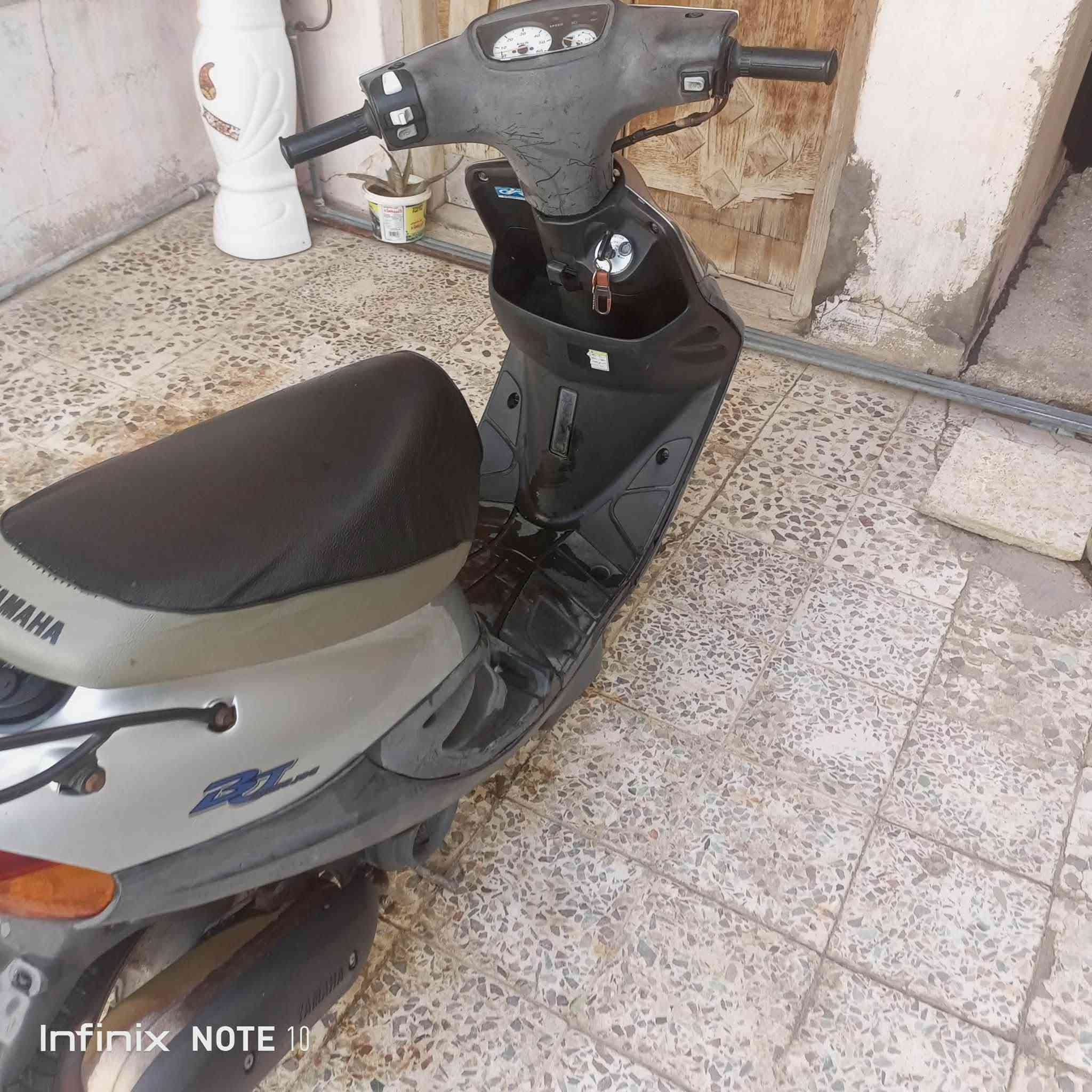 دراجه نضيفه صارله 3أشهر  طالع من الحاويه كلشي مامفتوح بيها بعدها على وضعها ماعدا الكفر الكدام مبدل من اجت بلحاويه دراجه حلوه وافحص وين ماتريد بس لأن صار عندي ظرف فطريت ابيعه الله شاهد 
السعر خاص***********
