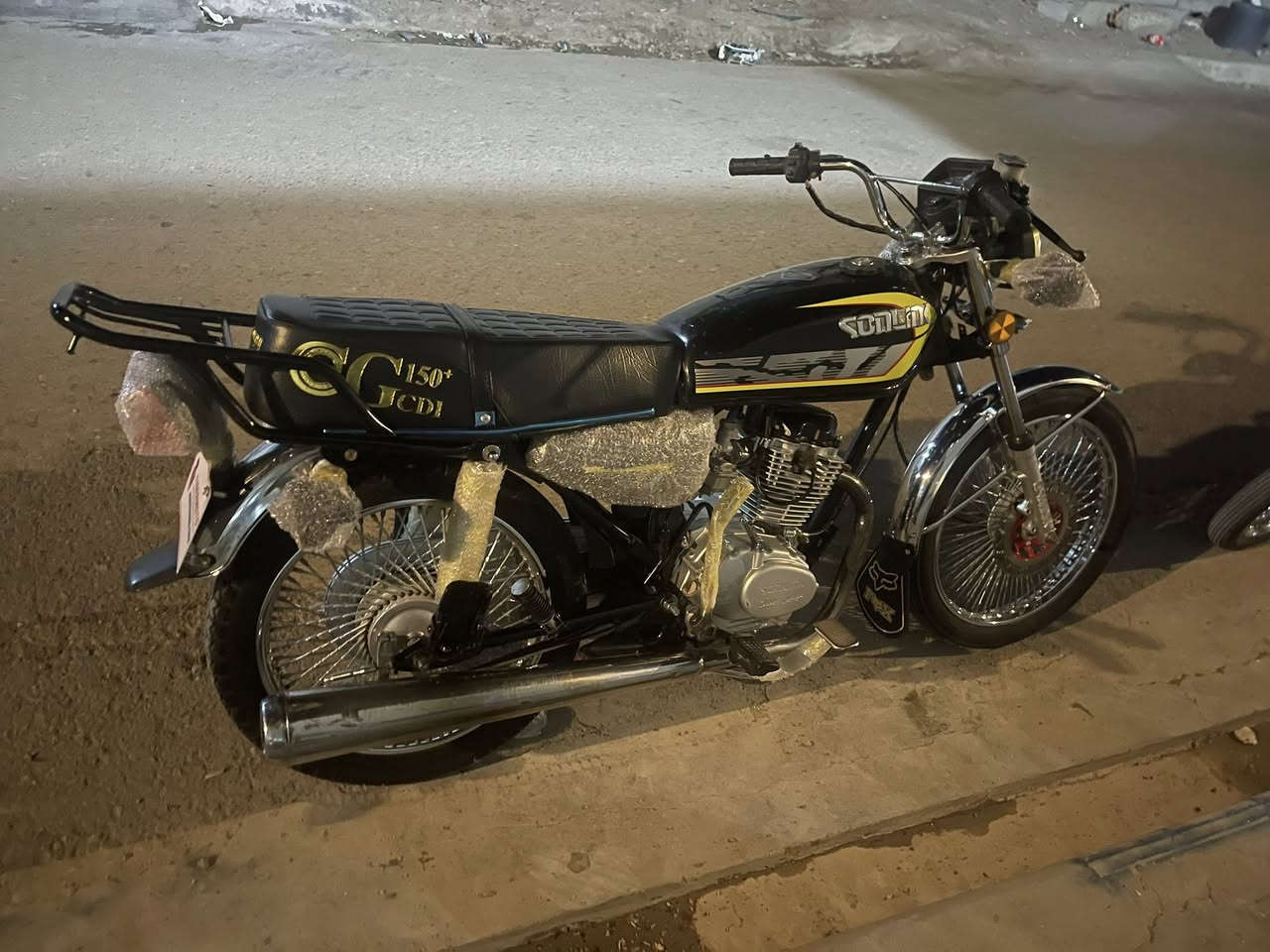 سلام عليكم دراجه سونك اصلي ٢٣ للبيع نفقصه ستان وسط  سعر ٥٥٠ وبيه مجال


**إذا كنت صاحب هذا الإعلان وتريد حذفه لأي سبب، رجاءا أرسل رسالة إلى الدعم الفني**