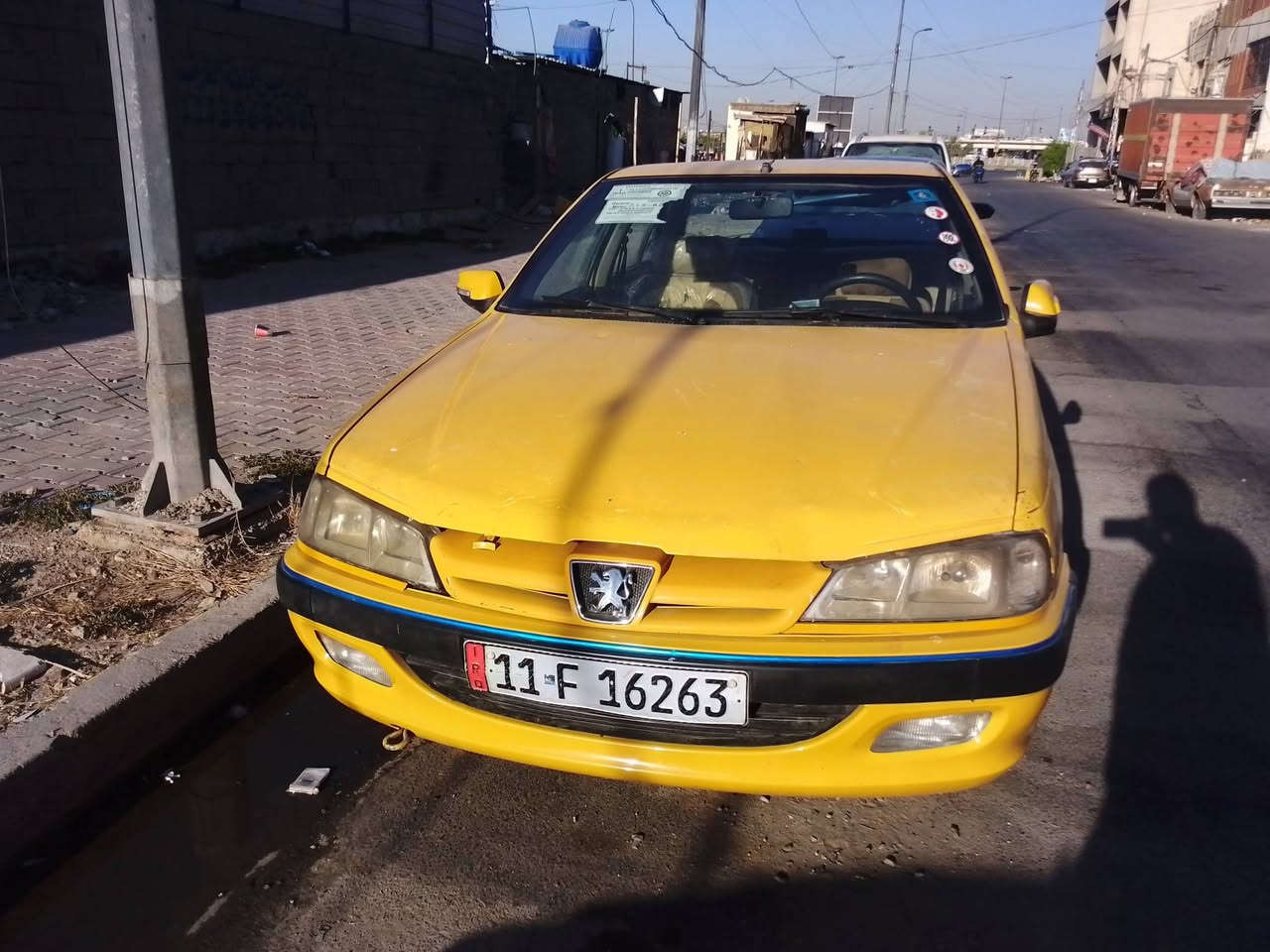 السلام عليكم بيجو بارص ٢٠١٥ مكينه وكير مكفولات تبريد شغال صدر جديد تخم تاير جديد مصفره هيئة وغرامات سنويه صاقطه صار ٣اشهر بدون تبديل ولاصبغ ولاضربه بس خياسات ***********
