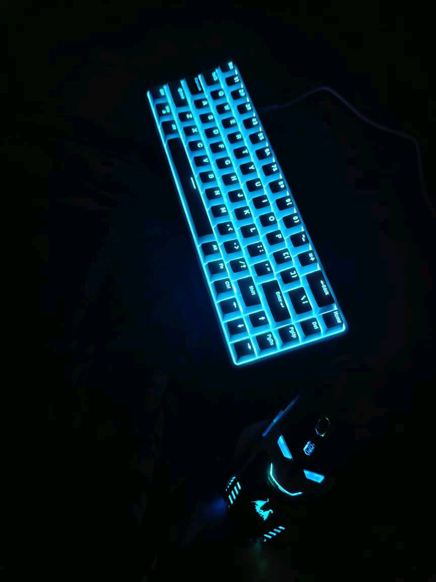 بيسي مكتبي كامل لل شغل البصيط
مواصفات كور اي 3 جيل ثاني كرت شاشه داخلي رامات

8 DDR3 تخزين HDD 500 مع ماوس وكيبورد وشاشه ويده كيبورد بلو سوج ارجيبي كامل كل هاذه بسعر 135 الف وبي مجال قليل 