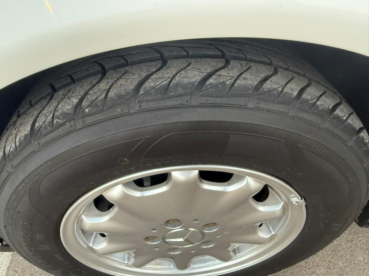 السلام عليكم
مارسدس موديل 2000 اصل
كفاله عامه من كلشي 
ادووووووات بحاله الوكاله شرط
جاهزه للاخير بدون لوحات 
بيع فقط 
للاستفسار ***********
