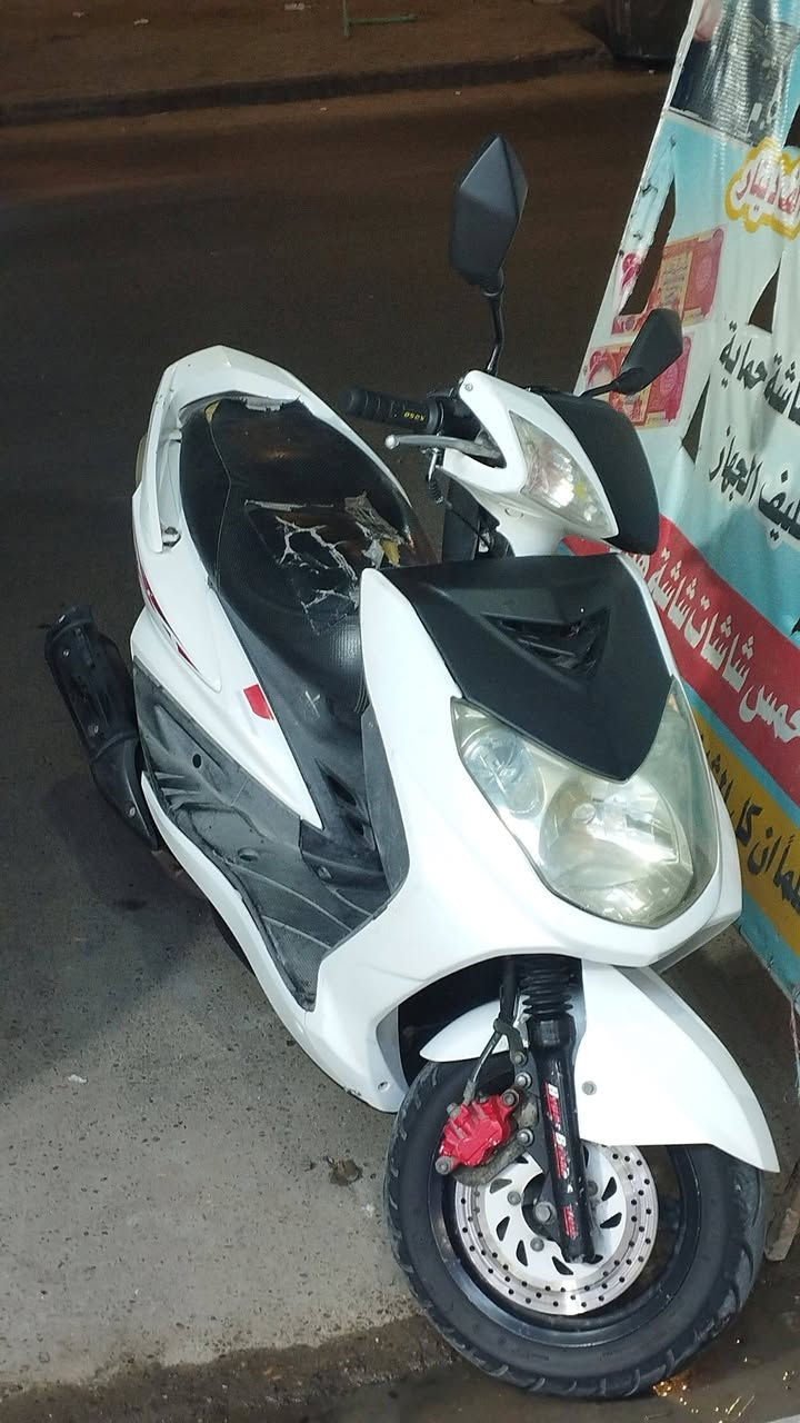 سلام عليكم سكنس فحل نكره سلف
دراجه نضيفه وخير من الله
سعر 550 وبيه ومجال 
ما متواجد خاص هاذ رقمي وخبرني
رقم ***********
