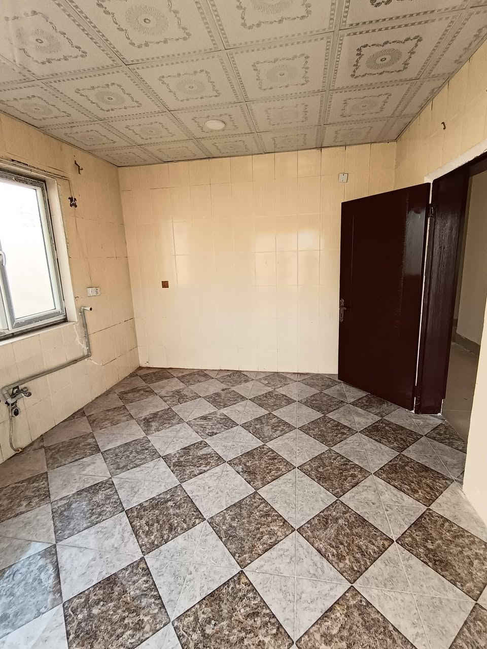 بيت للبيع في مجمع اوزال ستي Ozal City
المساحة :- 250م طابق واحد 
3 غرف نوم | استقبال | مطبخ | مجموعة صحية | حديقة و كراج )   
ملاحظة:
*يحقلك اعادة بناءها من جديد او اضافة طابق ثاني 
*****************************************
خانوو بۆ فرۆشتن لە ئۆزال ستی 
ڕووبەر :- 250م  یەک نهۆم 
٣ ژووری نوستن | دیوەخان | مەتبەخ | گەرماو | باخچە و گەراج ) 
للاستفسار
***********
***********
