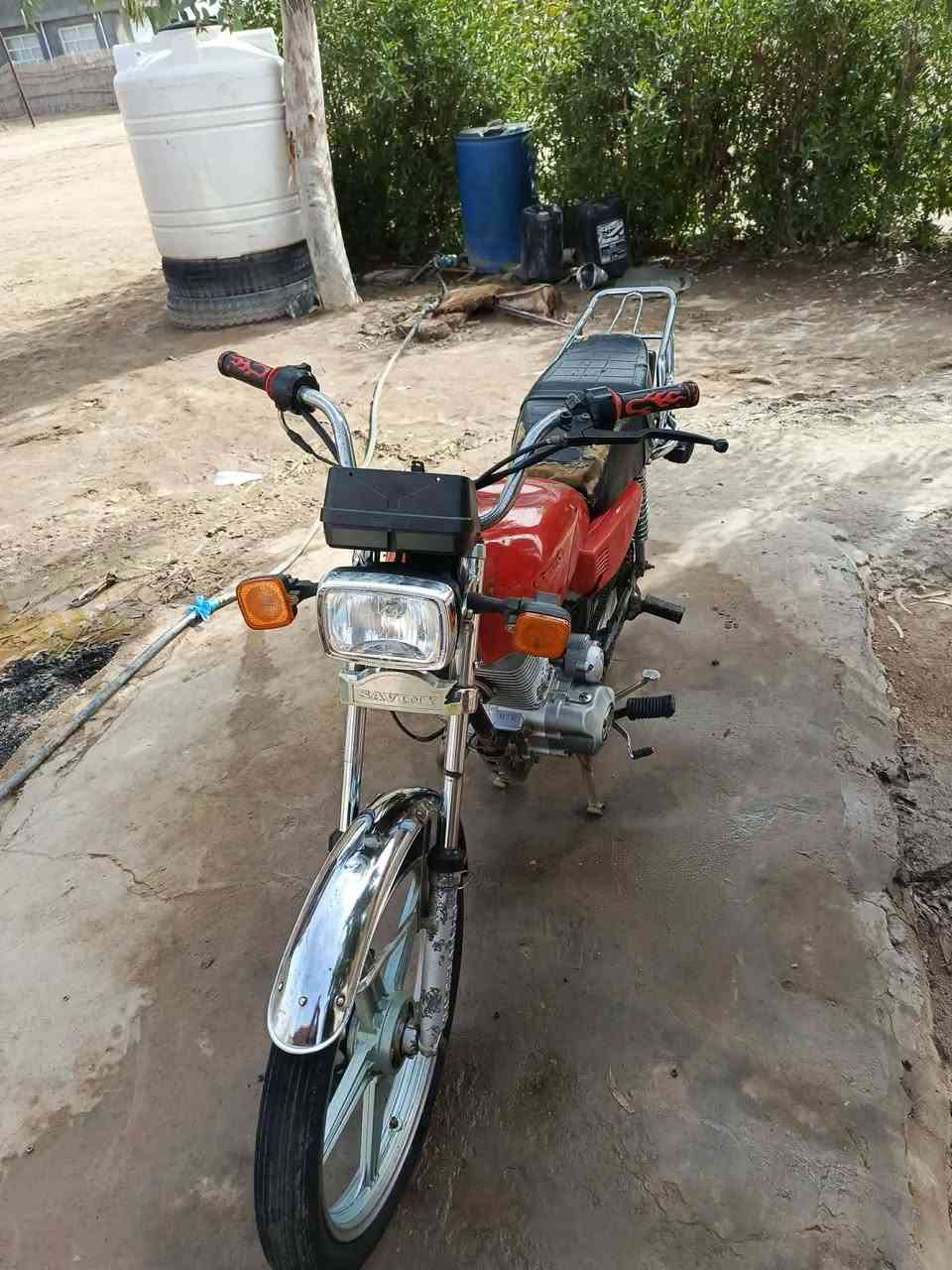 سلام عليكم سافان للبيع 2019 محرك بجيس دراجه جاهزه من كلشي برغي مناقصه ونظيفه شوفت عينك سعره 350 وبيها مجال اوراقه كامله أصولي يريده مكاني يم جسر نادر تحياتي للجميع خاص موجود وهذا رقمي ***********
