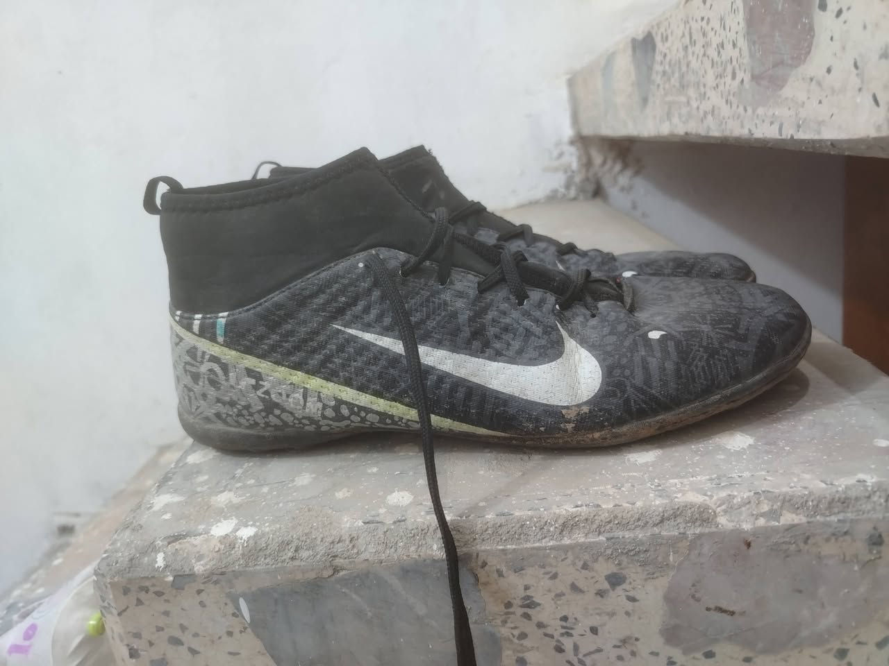حذاء نايكي CR7 محبب   حته لعبات قليلة لعبت الحذاء بيه تراب متروك   غسلة يطلع اخو الجديد 

 الثاني الأبيض حذاء نايكي مسامير .
الأبيض ابد ما مستعمل اني مشخبط عليه، 
السعر ثنيناتهم. ب35 بيهم مجال.


**إذا كنت صاحب هذا الإعلان وتريد حذفه لأي سبب، رجاءا أرسل رسالة إلى الدعم الفني**