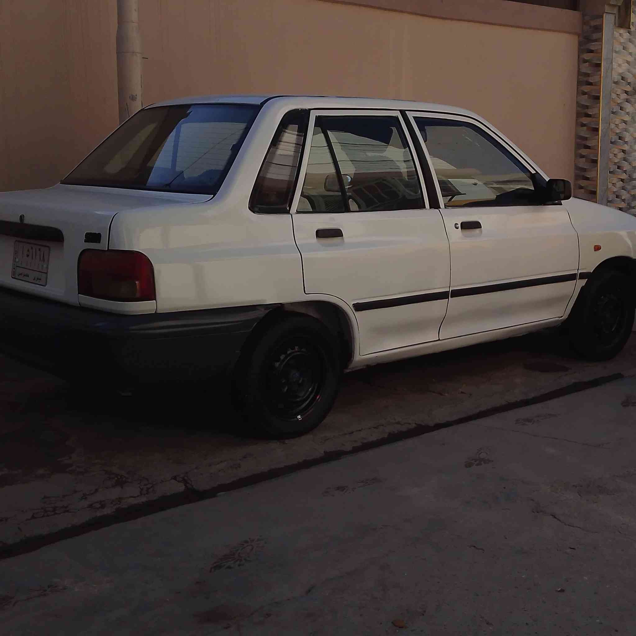 السلام عليكم سايبا 2011   تخم تاير جديد 
كهربائيات كلها شغاله (السياره جديد مال بيت ايد وحده) تبريد تدفئا شغال السعر (38)وبيها مجال للستفسار اكثر اتصال على رقم *********** مكان السيار موصل جانب الايمن
