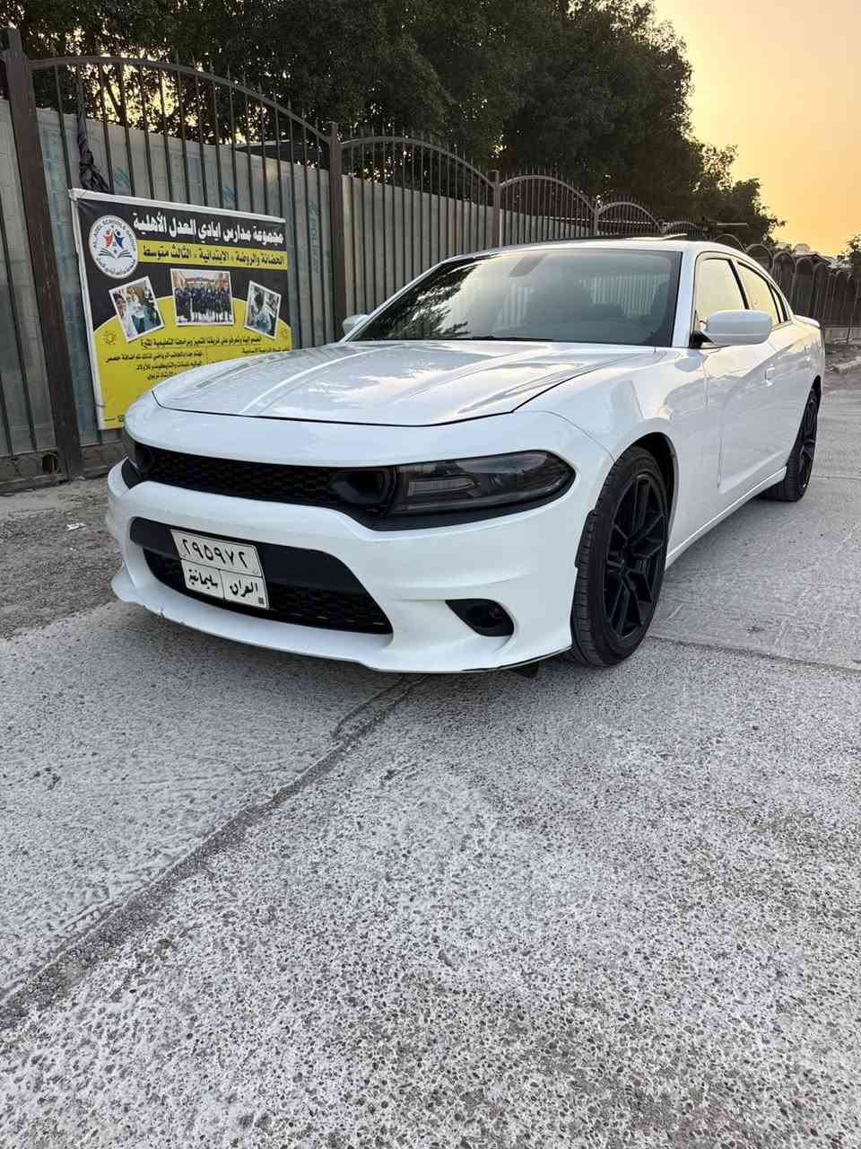 السلام عليكم للبيع جارجر موديل 2018 كنديه كلين بدون حادث ع ايد وحده من 2018 بيهة باب خلف السائق امبدل بسبب دراجه شخط وربع البنيد صبغ بدون دواخل بدون ايرباك محرك 6 سلندر 3600 تو ويل كير محرك تبريد صدر كله كامل تخم تاير جديد ويل حجم 20 السياره فول بصمه فتحه رادار جانبي حساسات شاشه جبيره ماشيه 78 ميل السياره احله من الصور رقم سليمانيه بسمنه تحويل مباشر السعر 215$ وبيهة مجال مكاني بغداد المنصور للاتصال ***********
