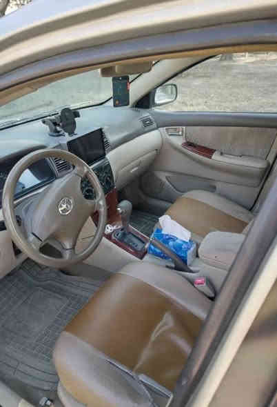 كورلا بيكاتشو ٢٠٠٦ خليجي محرك ١٨٠٠ اللون شمباني مصبوغه عام ضربتها جاملغ الأمامي والخلفي الايمن وتبديل باب عكس السايق محرك ٧٠%صدر جيد تبريد شغال رقم بغداد باسمي *********** رايدها٨١ وبيها مجال العنوان بغداد الدوره بغداد
