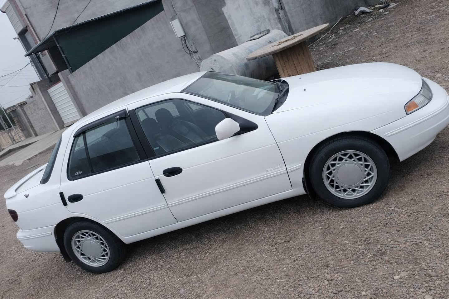 سلام عليكم السياره للبيع جماعة السعر السعر  ٣٤ موديل ٩٣ السياره عايزهه ترتيب الصدر ٧٠ بالميه التايرات زينات  الغرفه نضيفه حلوه  محرك مسكر ١٦٠٠ كير عادي مصبوغه عام  خياسات قليل الكهربائيات شغاله كلهه تبريد عايزه بوري مكسور  السياره جاهزه تقريبا رقم صلاح الدين ألماني سنويه نافذه  بسمي السياره ومكاني سامراء رقمي ***********  والخاص مفتوح ملاحضه هاي كل التفاصيل الشراي يتصل
