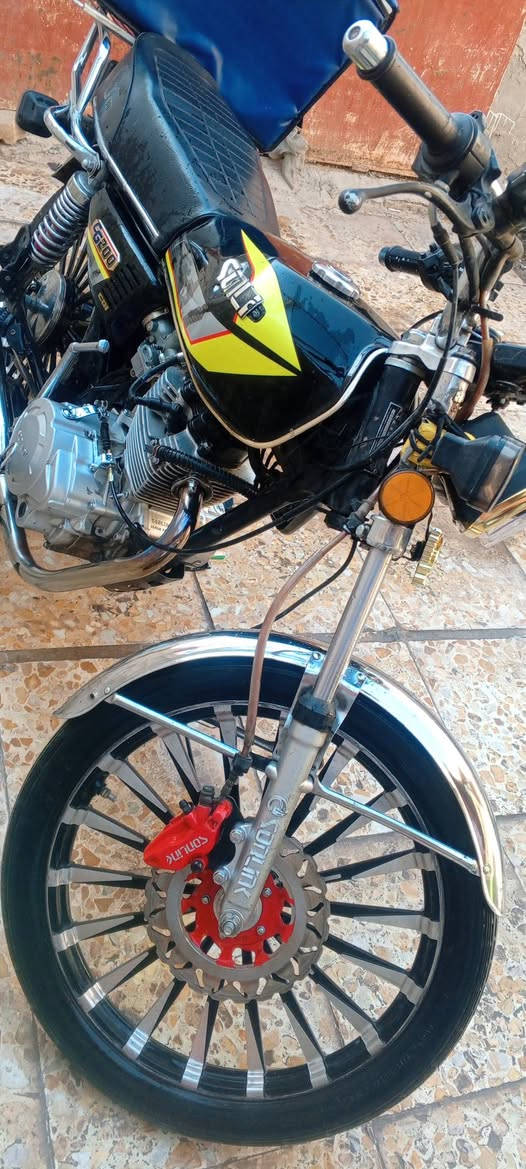 سلام عليكم سولنك مديل 24 للبيع مكينه 200cc لدراجه مكفوله اوراقهة كامله  شلعه معدل كهربائيات كلهة شغاله سلف هندر السعرر 600 وبيهة مجال للشراي
مكاني حي اور. ومتواجد واتساب ***********
