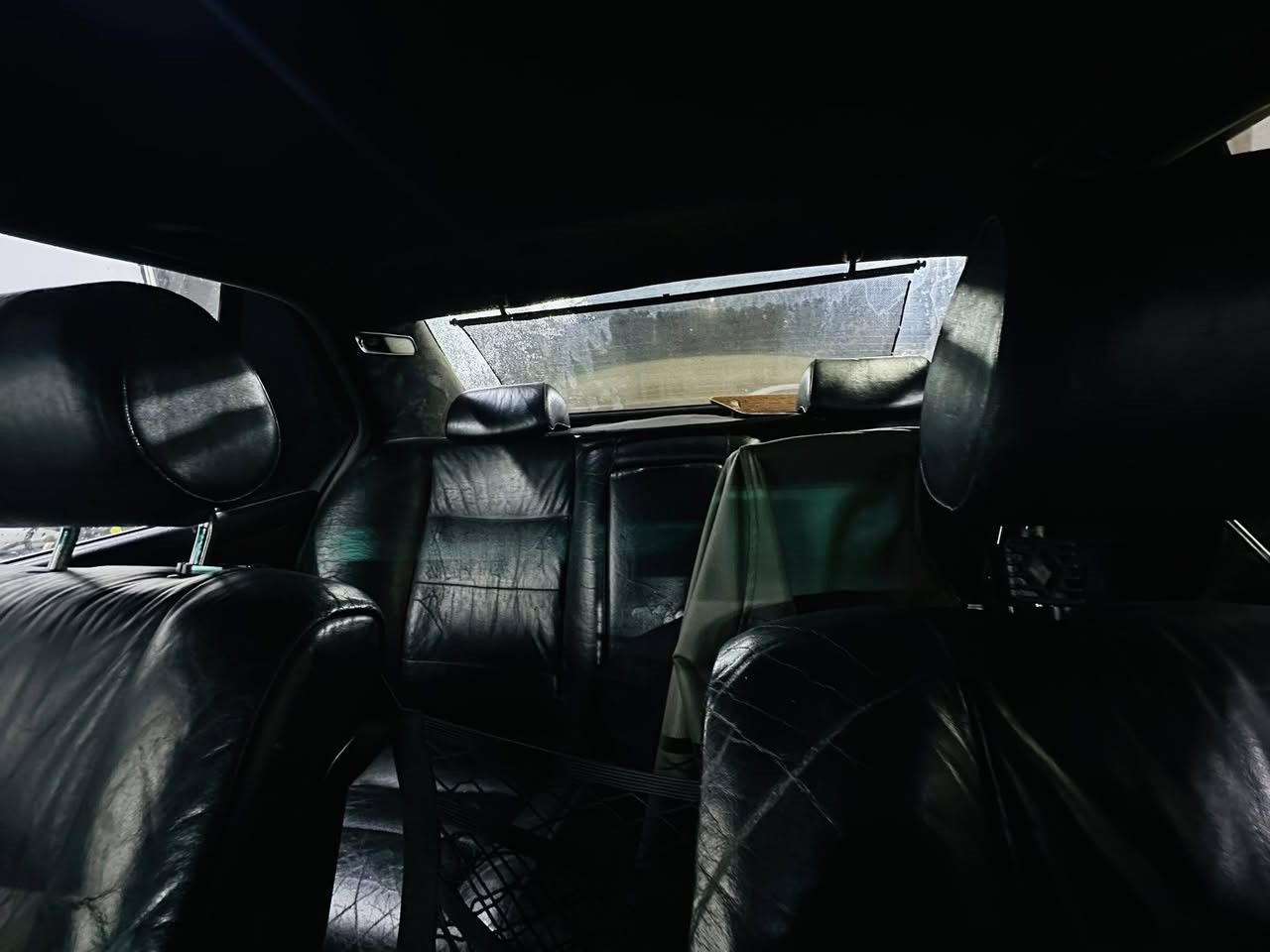 سلام عليكم
شباب كل عام وانتو بخير 
للبيع بي ام 740  اصل بليته سنويه 
سياره مديل 93
مكينه 8 سلندر شرط 
داخل اسود كشن جلد 
كهرب + تدفئه كدام ورا 
فتحت سقف 
دبل ايربك  دركه صقر   
وضعيات الكشنات كلها شغاله 
 خوان لكير بي طبه بل نمره لثانيه تسجب فيشة لتبيس يرجع طبيعي 
منضومة زينون عالي 
منضومة غاز  60 لتره 400 كيلو تمشي 

طخم ورا كدام شرط ايدامه كامله قبل العيد سويتها 
بانكة كهرب تبريد تدفئه شرط 
ويلكب شعاع اصلي تاير فوك لنص عمر 
كابون بانزين بيها تبادل تحويل ويا لسياره 

سياره بيها طخه بجاملغ ليسار. شرط بدون معجون ودواخل صندوق 

رقم نينوى باسمي  شرط التحويل 

خوان سعر 73  
رجاءً اقرا لمنشور زين وخابرني وبل خدمه 
*********** واتس اب 
*********** مفتوح خط اسيا
