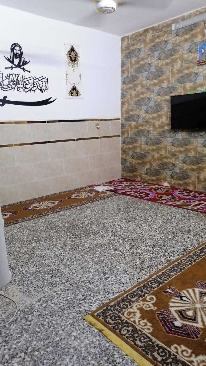 السلام عليكم بيت مساحه 75 واقع الحال 80 ركن مربع قاطين منطقه المخابرات قريب علتربيه إستفسار أكثر إتصال ***********
