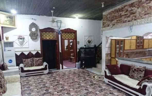 #للايجار
بيت طابقين في الصبخه قرب مدرسه الضفر مساحه200م يحتوي على 3غرف استقبال صاله مطبخ حديقه صحيات بناء حديث السعر 750
***********
***********
المهيمن للاستثمار العقاري
