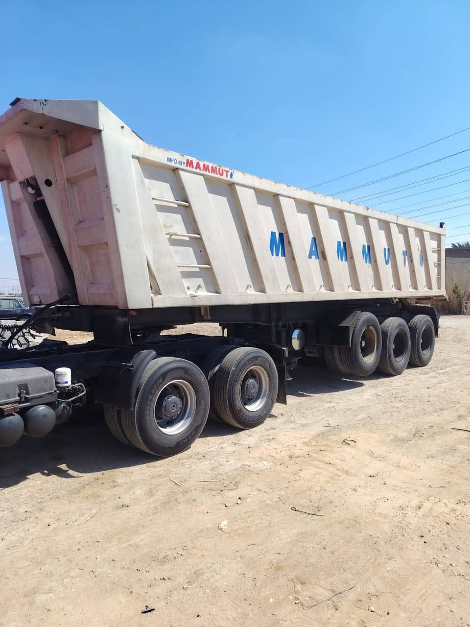 السلام عليكم مكلف بل نشر عربانه ماموت إماراتيه 2014 تخم تاير  مكفوله كفاله 3دنكير
رقم صاحب العربانة 

‭0751 688 4714‬

‭0783 101 5610‬
