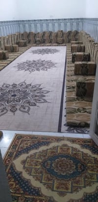 ديوان للبيع نضيف جدا يتكون من 10دوشك  + 12 تكيه + 2 زاويه  الاتصال على...