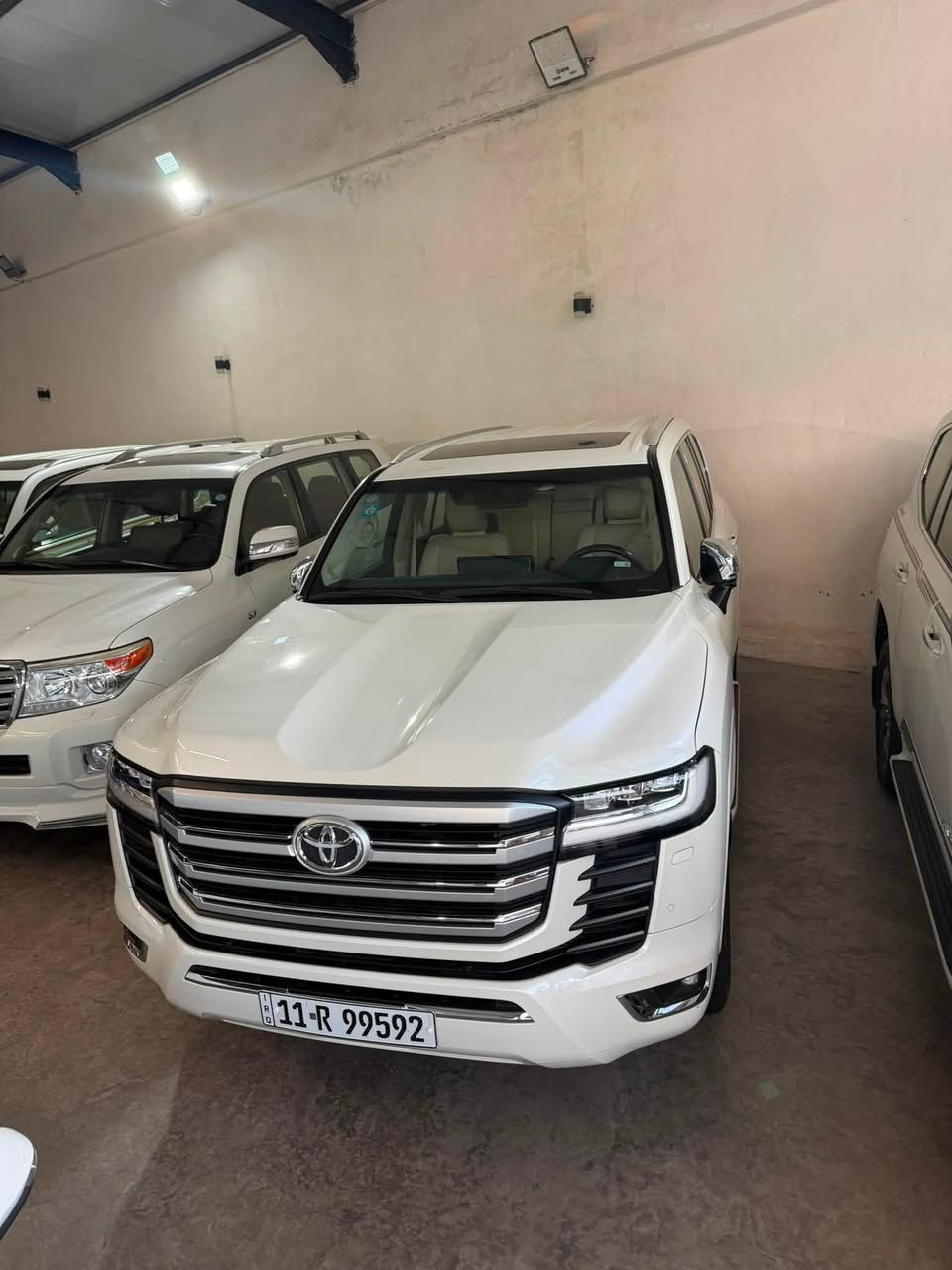 سلام عليكم ....
اخوان عندي لاندكروز vx2023  ساز اصلية فول مواصفات لون ابيض

مكفوله من الضرر والصبغ وبارد وشخوط  رقم بغداد بأسمي هزه جديدة وتحويل مباشر ماشيه 59 الف حقيقي    واي استفسار هذا رقمي *********** السياره بغداد 

مواصفاته فول لمتدد 

محرك توين تيربو 

Vx

تشغيل عن بعد

سلايد 

كشنات جلد 

تبريد كشنات 

خمس كامرات 

باب خلفي كهرباء 

شاحن

ثلاثه شاشات

السعر ٦٦ الف بيها مجال قليل
