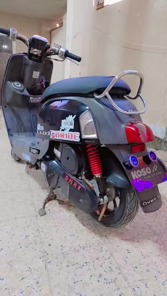 سلام عليكم
شباب درجة بوليسي البيع  (***********) 
مو شراي لا يتعبني أو يتعب نفسه 
مكينه ما مفتوحه 
كفرات ختم واحد شركة 
الناصرية سوق شيوخ
