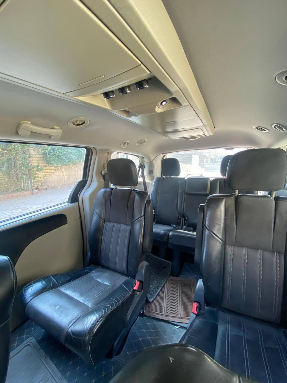 كلايسر كرفان 2014 رقم بغداد فول مواصفات بيبان وجنطه كهرباء تدفئه وتبريد كشنات 7 راكب سياحي منفصل شاشه اعطال كيلو متر كيج والكتروني بردات بلاد كل المقاعد شاحنات مبايل بالكشنات كشنات كهرباء بيها منظومة غاز 80 لتر وبعد بيها هواايه مواصفات حادثها جاملغ امامي فقط مصبوغ نفسيته وبارد بالبنيد مكفوله بعد السعر 158 وبيها مجال***********  شباب مكلف بنشر رقم راعيه يمكم وخابرو
