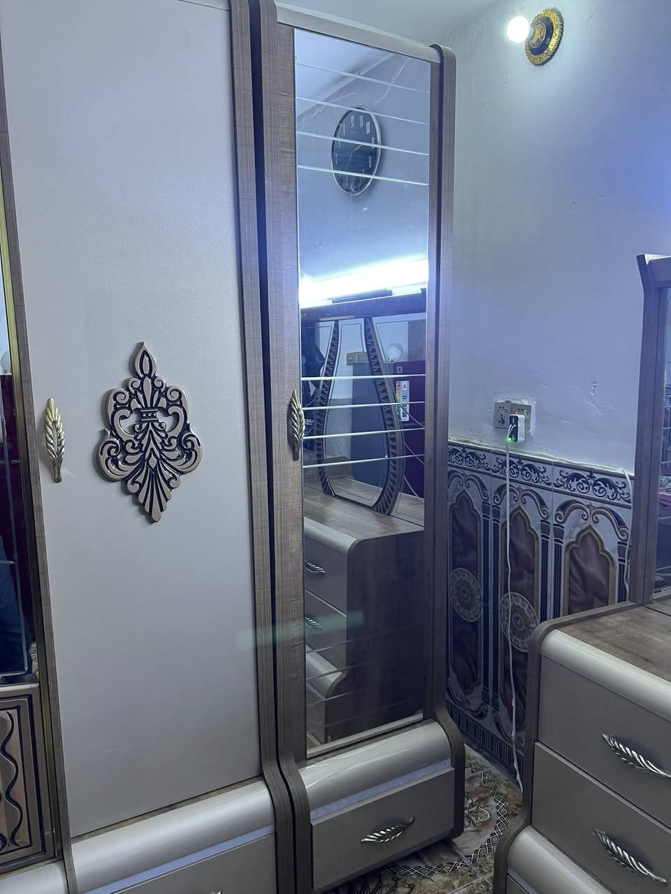 غرفه تركي 10 قطع نظيفه كلش بدون ضرر السعر 850 مكان بابل المركز م ***********
