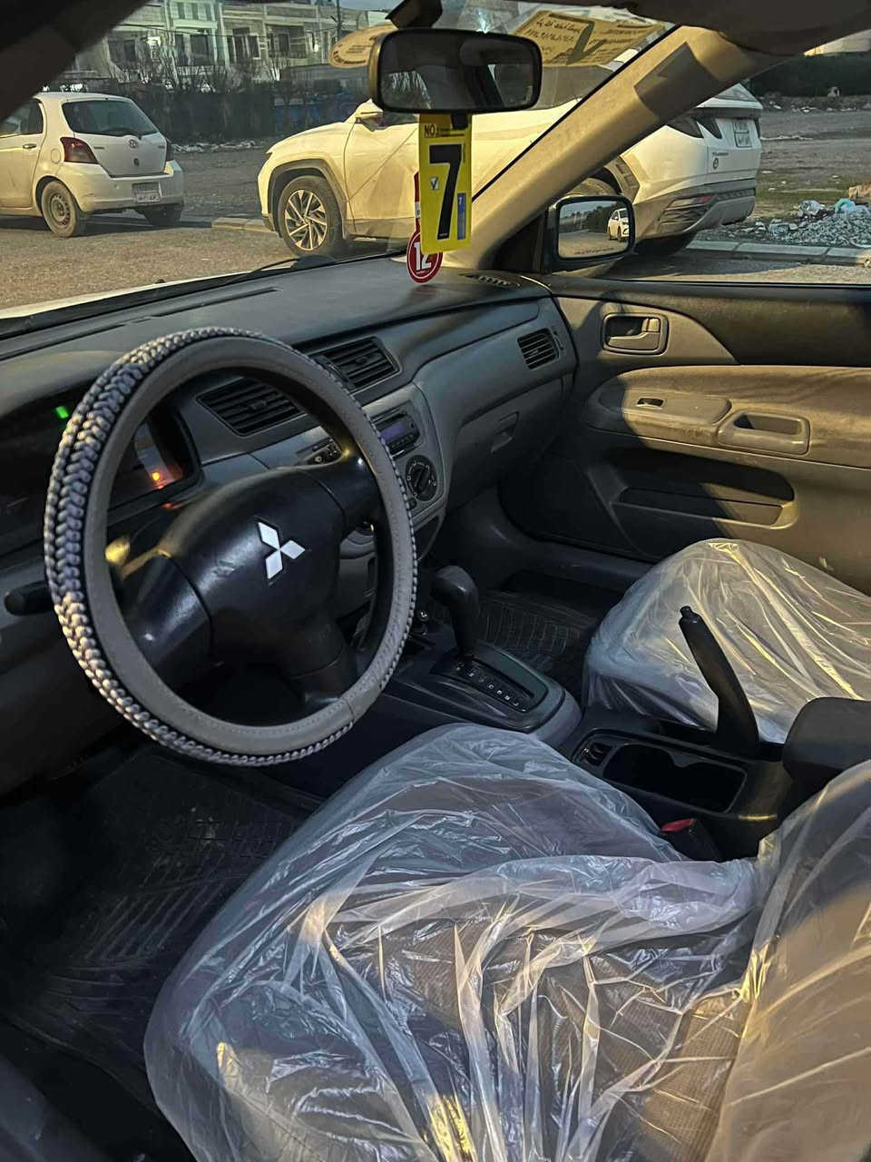 مسته ر بۆشى لانسه ر 2010
٣ پارچه سبوغ پيشى كه مه كى هه يه 
گێڕو و مه كينه به شه رت كاره بايات به شه رت
فول مواسه فاته ته ٤ جام كاره باى گێڕ تۆ ماتيك 
مه كينه بچوكه سايه ره كى جوانه 
به ناو كردن به شه رت غه رامه به شه رت 
*********** أربيل, العراق
