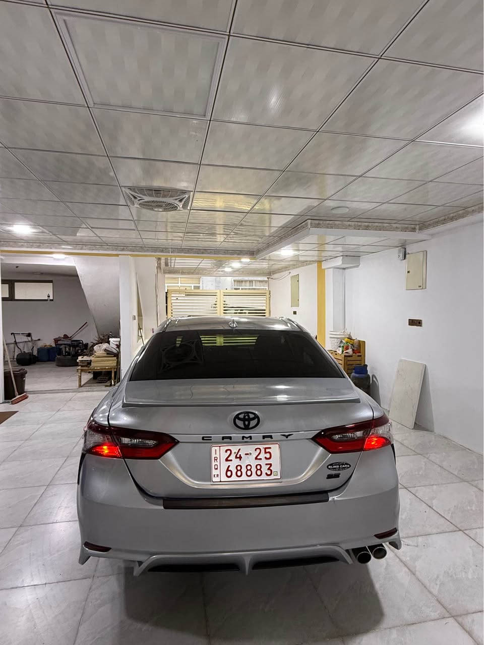 كامري se ٢٠٢٣. 

دةركةهئ بشتئ دكةل نيڤ جةمةلوغئ بشتئ صبغه ئيرباك تكمه وسكان سيستم شةريكه سينك وبشت كةبسن ٢٢ هزار ميل جويه مواصفات se. 

باب خلف النفر صبغ ونص جاملغ الخلفي صبغ برشوت تكمه وستيرن سيستم شركة امامي وخلفي كبس ماشي ٢٢ الف ميل
مواصفات se. 

سعر ١٩٥ ومجال.    ت/ *********** دهوك, العراق
